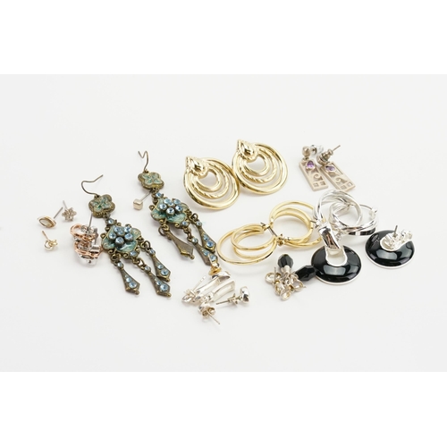 169 - A collection of various earrings