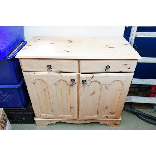 536 - A French design Two Door Serving Sideboard fitted with a panel door. Measuring: 94cms across x 46cms... 