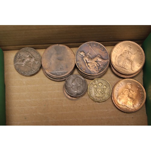 212 - A Collection of 40+ Bronze Coins to include Pennies, Halfpennies & 3d Bronze Coins.