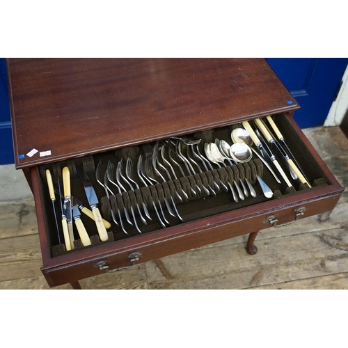 68 - A 1950's mahogany cased canteen of cutlery, in the DuBarry pattern, along with other items of plated... 