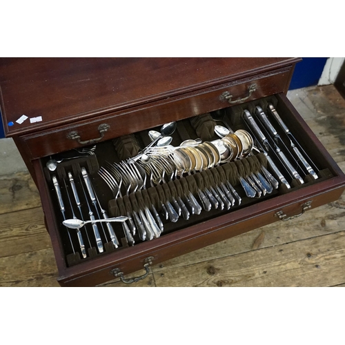 68 - A 1950's mahogany cased canteen of cutlery, in the DuBarry pattern, along with other items of plated... 