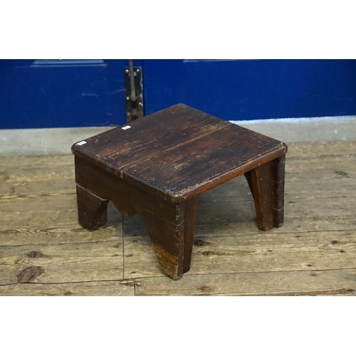 474 - An Oak Boarded Stepping Stool. Measuring: 38cms x 38cms x 23cms High.