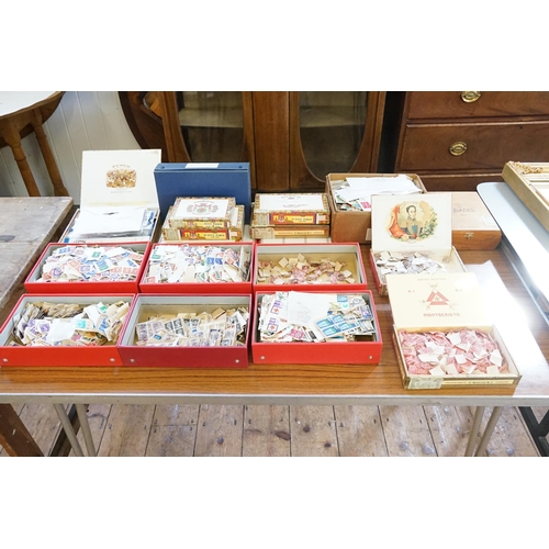 225 - A Large Tub of Used Stamps to include a large Collection of 