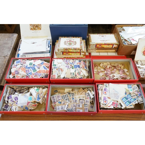 225 - A Large Tub of Used Stamps to include a large Collection of 