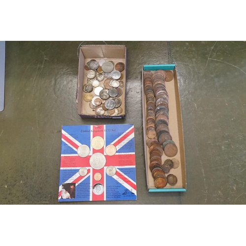 221 - A Tray of Foreign Coins to include USA, Italy & Ireland. Some with Silver content. A tray of U.K. Co... 