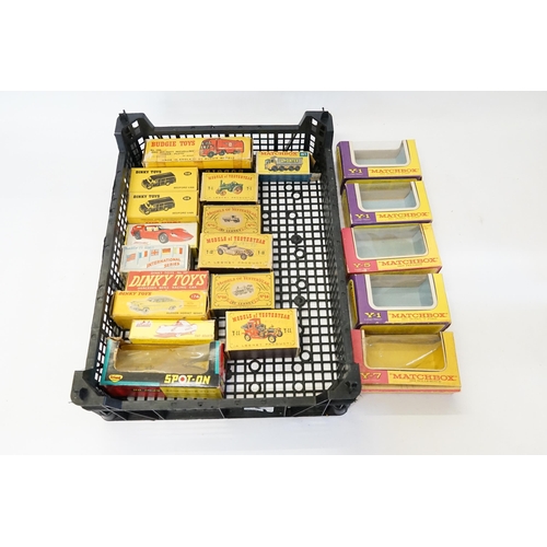 125 - A Collect of Original EMPTY Dinky & Matchbox Boxes to include Dinky No: 174, 237, 217, 2 x 410's, al... 