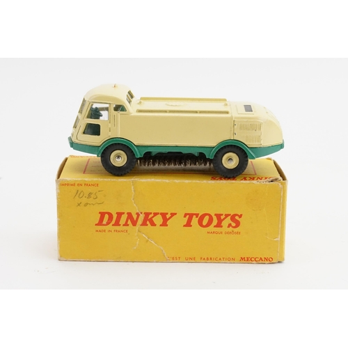 129 - A French Dinky Toys No: 596 