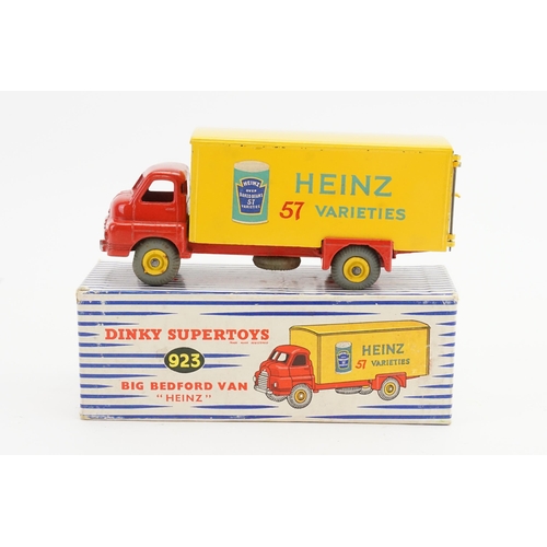 130 - A Dinky Toys No: 923 