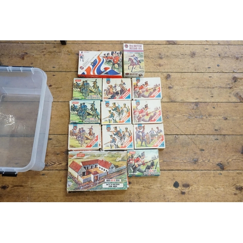 634 - A Collection of 13 x Boxed Airfix Plastic Figures Kits (HO-OO) to include Battle of Waterloo Farm Ho... 