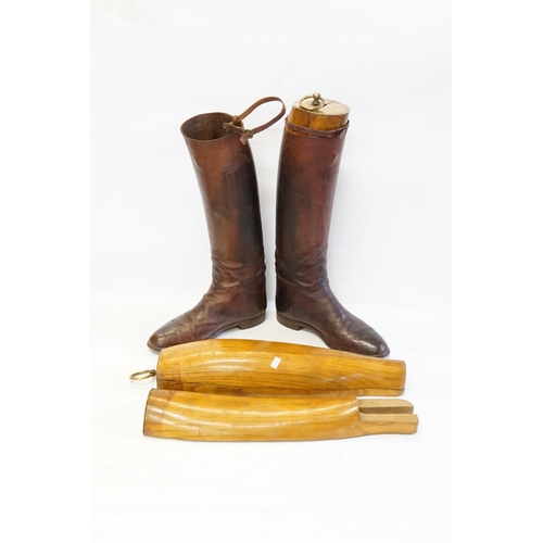 896 - A Pair of First World War Men's Full Length Leather Cavalry Boots with Oak Stretchers & Brass mounte... 