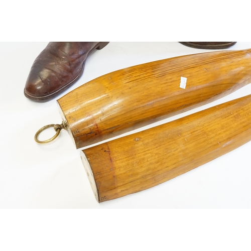 896 - A Pair of First World War Men's Full Length Leather Cavalry Boots with Oak Stretchers & Brass mounte... 