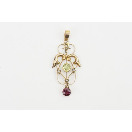 192 - A 9ct gold peridot and garnet set drop pendant. Weight 1.3g.