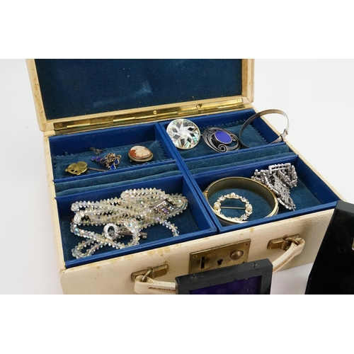 316 - A collection of costume jewellery, contained in a jewellery box, to include silver, cameos etc.