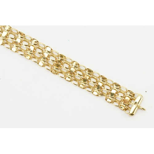 160 - A 9ct gold bracelet. Length 19cm. Weight 6.9g.