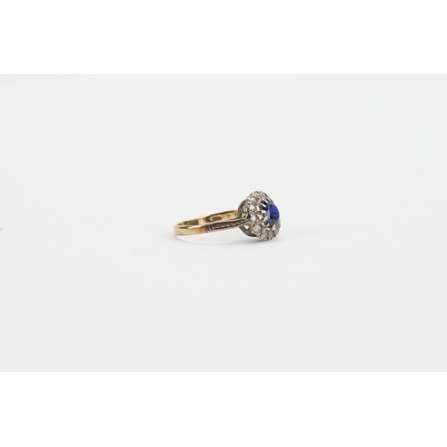 87 - A 9ct Gold Antique Paste and Sapphire set Ring. Weight: 2g. Size N. (AF).