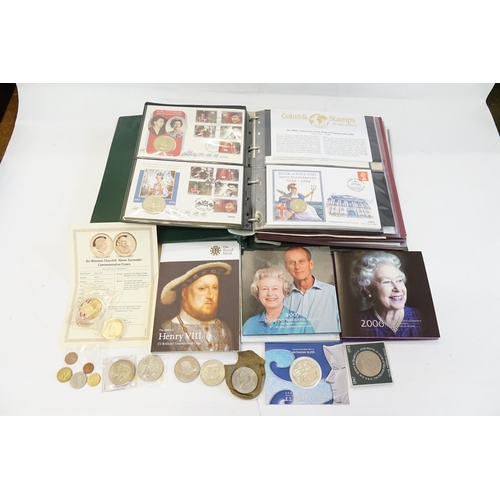 240 - A Collection of Commemorative UK Coins to include Battle of Britain, Moon Landing, RMS Titanic, Dian... 