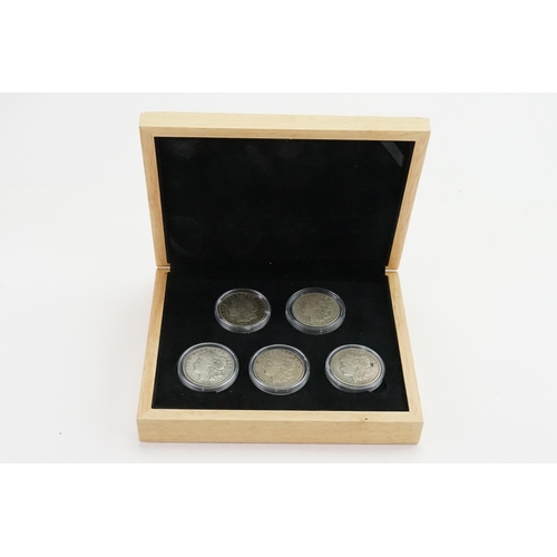 243 - 5 x Morgan USA Silver Dollars all from 1921 contained in a Wooden Case.