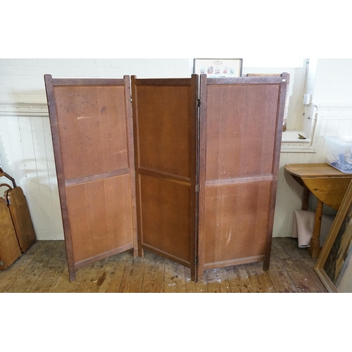 599 - A Wooden Tri-Fold Screen. Measuring: 152cms High x 60cms across. (Closed). 152cms High x 180cms. (Op... 