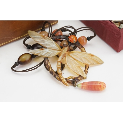 227 - An Art Nouveau Elizabeth Bonte designed Carved Horn & Agate Dragonfly Necklace, hair Clips, etc, con... 