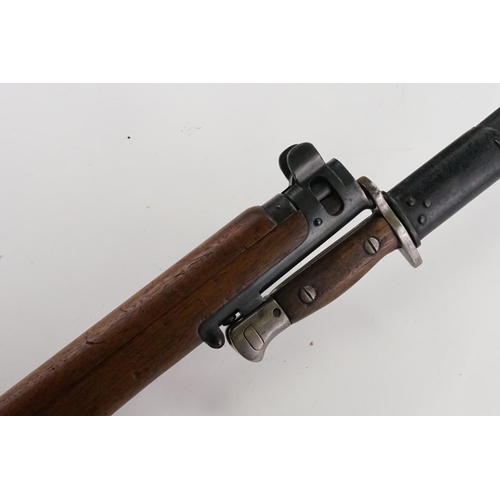 338 - An English WWII Bolt Action 