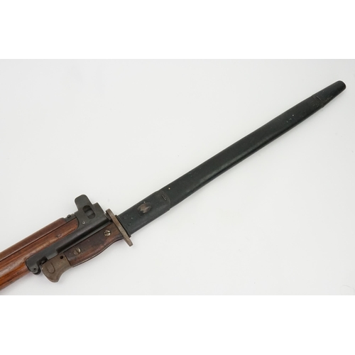 339 - An English WWII Bolt Action 