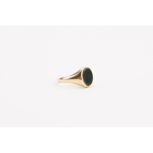 127 - A 9ct gold ring set with a bloodstone. Marked NBS. Weight 2.8g. Size N.