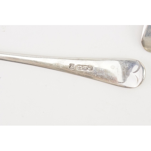 23 - A set of six silver 1969 Cooper brothers & Son soup spoons. Weight 387g.