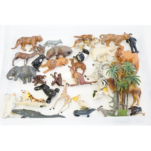 332 - A Tray of Original Britains Farm Animals to include Lions, Pelicans, Polar Bears, Monkeys, Camels, e... 