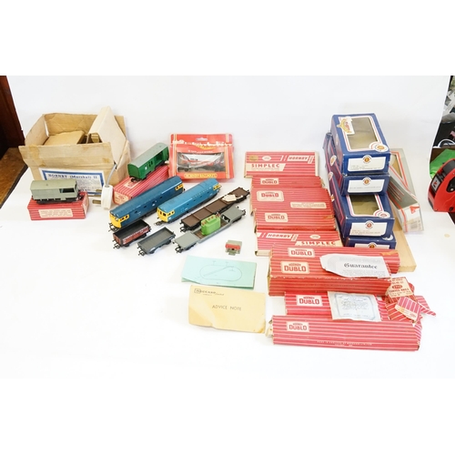 284 - A Collection of Hornby Railway to include Two Diesel Locomotives, 2 Boxed Hornby-Dublo Wagons, Unbox... 