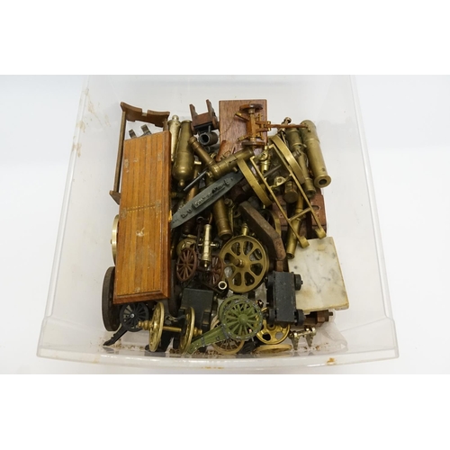 133 - A Collection of Military Display Guns measuring from 8cms to 20cms in length. These Guns need matchi... 