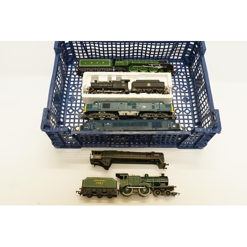 238 - 5 x Locomotives to include 2 x Diesel's, 1 BR 2203 with Tender, 1 x LNER Flying Sctsman 4472, 1 x So... 