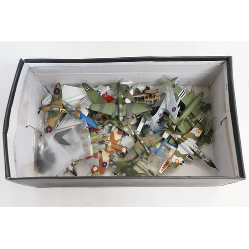 159 - A Collection of 20+ unboxed model planes.