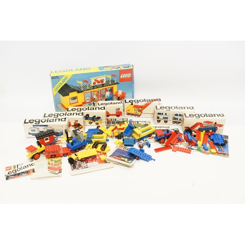 536 - A Collection of Vintage LEGO to include LEGO Land Set 6373, 643, 645, 647, 622,601, 644, 642, instru... 