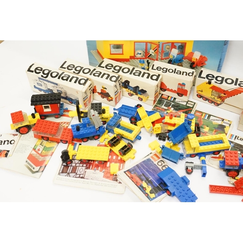 536 - A Collection of Vintage LEGO to include LEGO Land Set 6373, 643, 645, 647, 622,601, 644, 642, instru... 