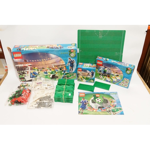 534B - LEGO Football Set 3401, 3405, 3409, 3302 along with X2 Large Green Plates. Original Box's & instruct... 