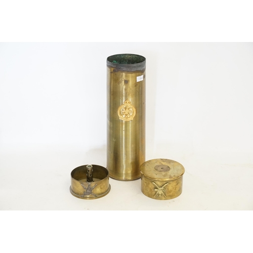 316 - A Modern Trench Art Brass Shell Case decorated with Omani insignia of crossed Swords & Dagger, dated... 