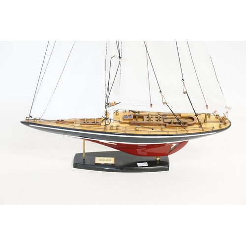 1038 - A lovely model of a Single Mast Sailing boat named 