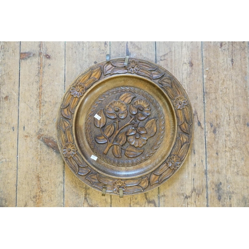 967 - A Large French Floral carved Platter with Rope Work decoration. Measuring: 47cms.