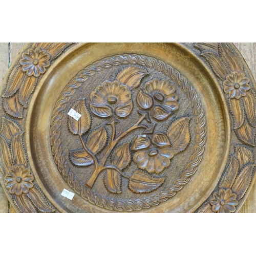 967 - A Large French Floral carved Platter with Rope Work decoration. Measuring: 47cms.