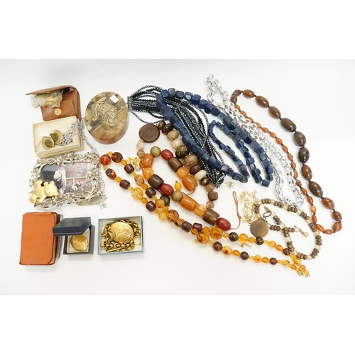 161 - A Collection of Costume Jewellery to include Necklaces, Earrings, Brooches, etc.