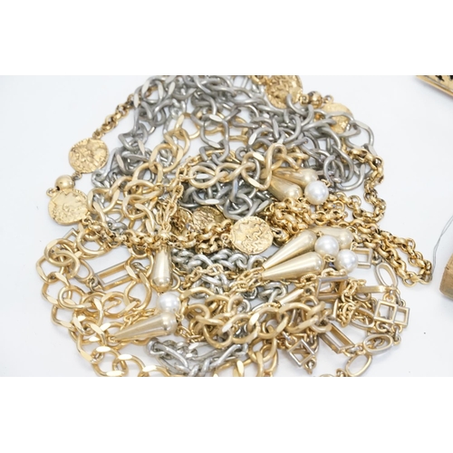 165 - A Collection of Costume Jewellery to include a Gold coloured Chain, Neck Cuff, etc.