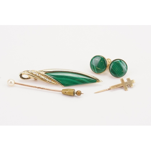 173 - A pearl stick pin along with a 9ct stick pin, earrings and malachite brooch.