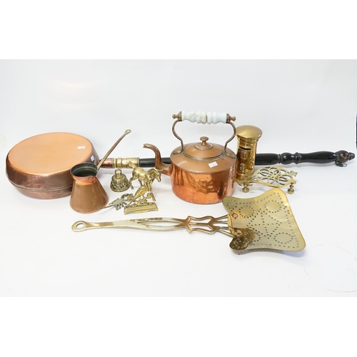 899 - A Brass & Copper Warming Pan, a Copper Kettle, a Chestnut Roaster, etc.