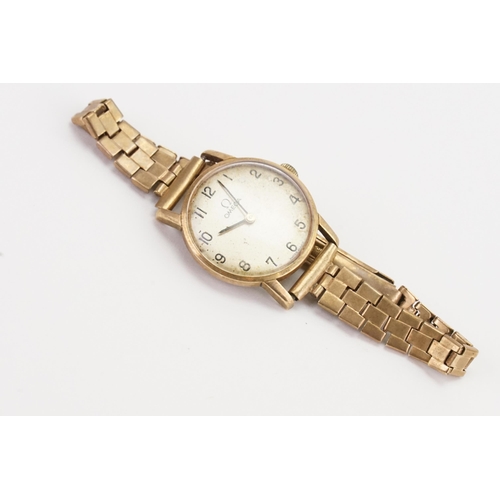 220 - A Vintage Ladies 9ct Gold 