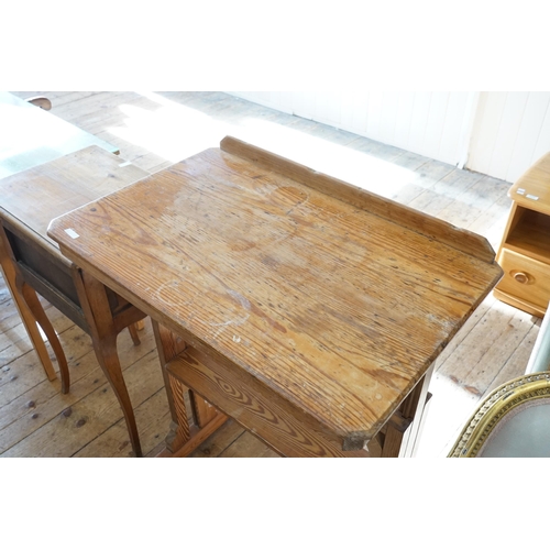 572 - A Late 19th Century Pitch Pine Lectern. Measuring: 67cms across x 45cms deep x 90cms high.