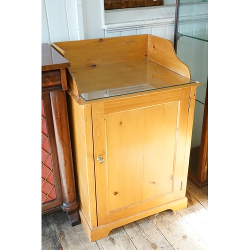 578 - A Victorian Pine Tray Back Wash Stand fitted with a Single Door. Measuring: 61cms across x 91cms hig... 