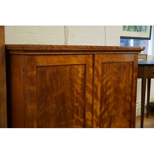 582 - A Late 19th Century Chestnut Linen Press with Sliding Shelves & Drawers Below. Measuring: 114cms acr... 