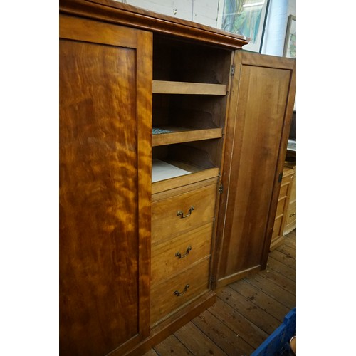 582 - A Late 19th Century Chestnut Linen Press with Sliding Shelves & Drawers Below. Measuring: 114cms acr... 