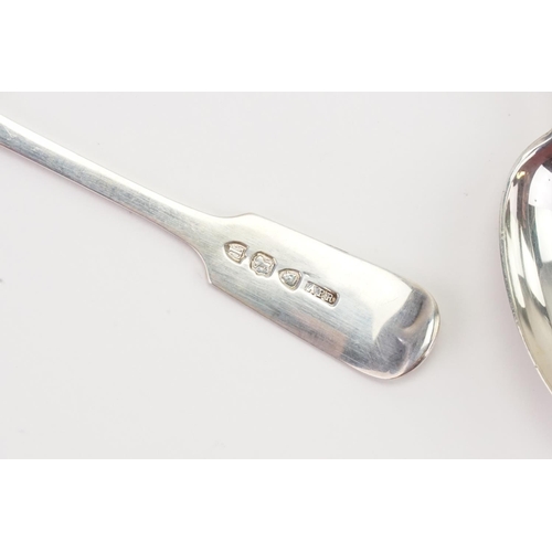 97 - A set of six Victorian floral designed silver teaspoons by Adolphe Peter Roger (1894). Weight: 118 g... 