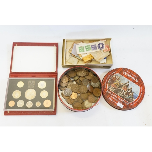 238 - A Tray of Coins to include a 1941 South African Two & a Half Shilling, Various Copper Coins, a Royal... 